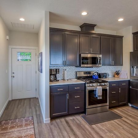 Oceanview Townhome - Pet Friendly - Sleeps 6 - King Depoe Bay Exteriör bild