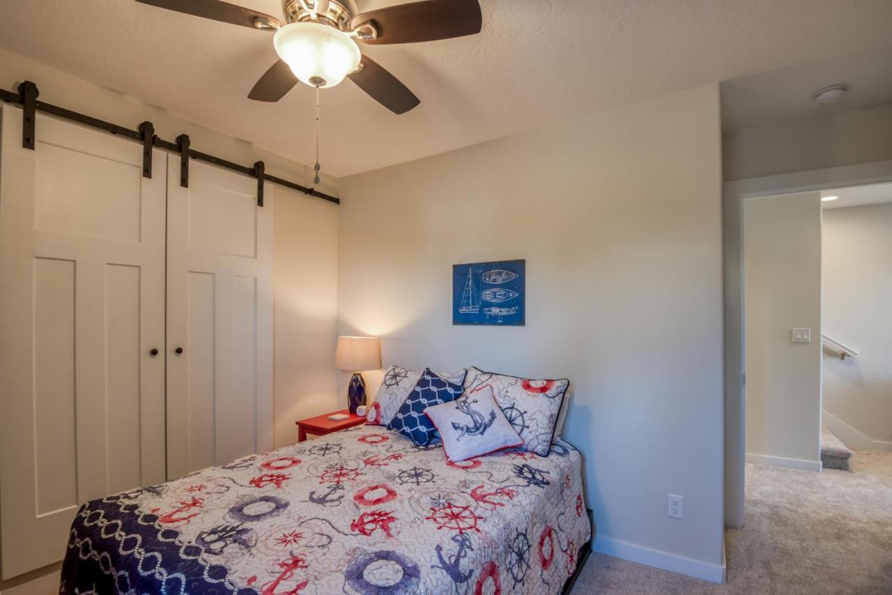 Oceanview Townhome - Pet Friendly - Sleeps 6 - King Depoe Bay Exteriör bild